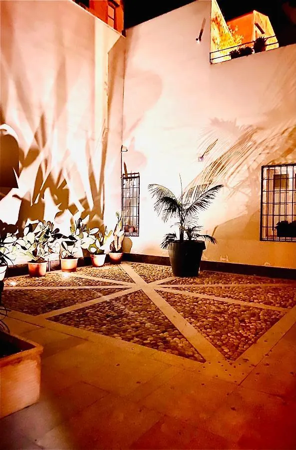 Lancia Di Brolo Apartment Palermo